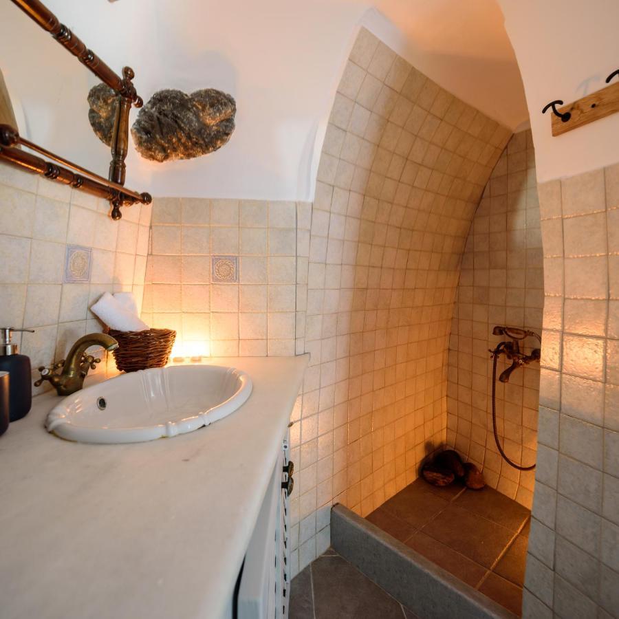 Villa Cave House Martrona Foinikiá Esterno foto